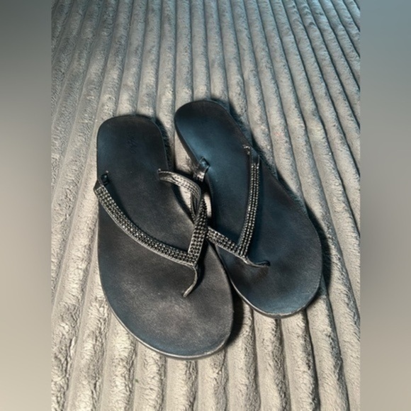 Stylish Black Sandals with Rhinestone Straps - Picture 1 of 4